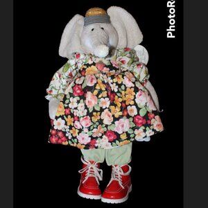 Rare anthropomorphic 1996 Chuckle Valley Friends elephant Daphne plush Sue Myers